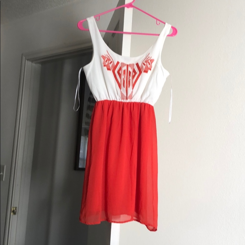 Dress - Picture 2 of 3